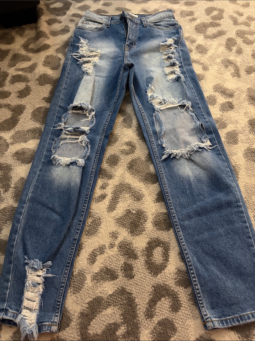 Women's Ripped Boyfriend Jeans in Medium Blue